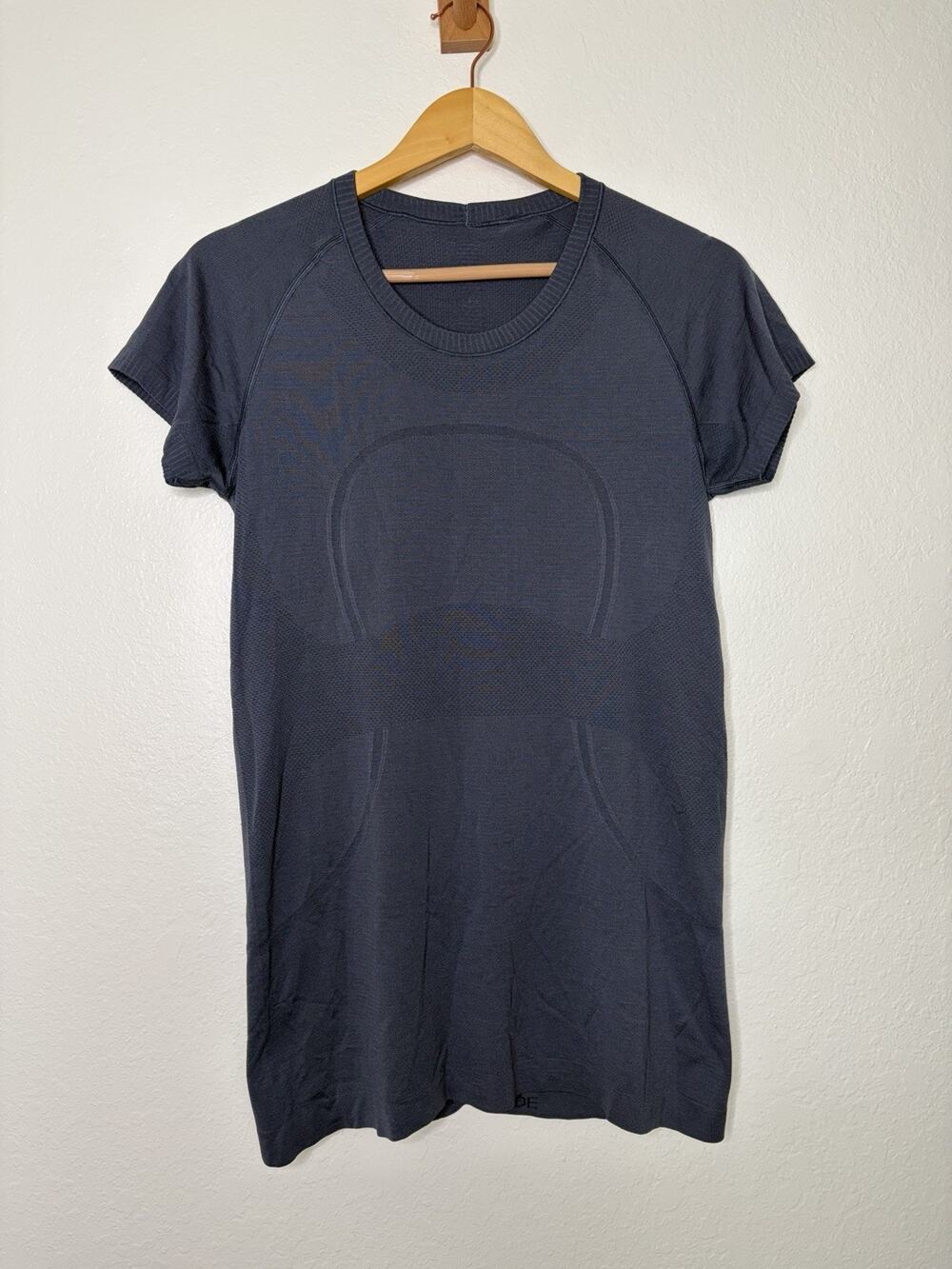 Lululemon Swiftly Tech Short Sleeve Shirt in Purple Women's Size 10